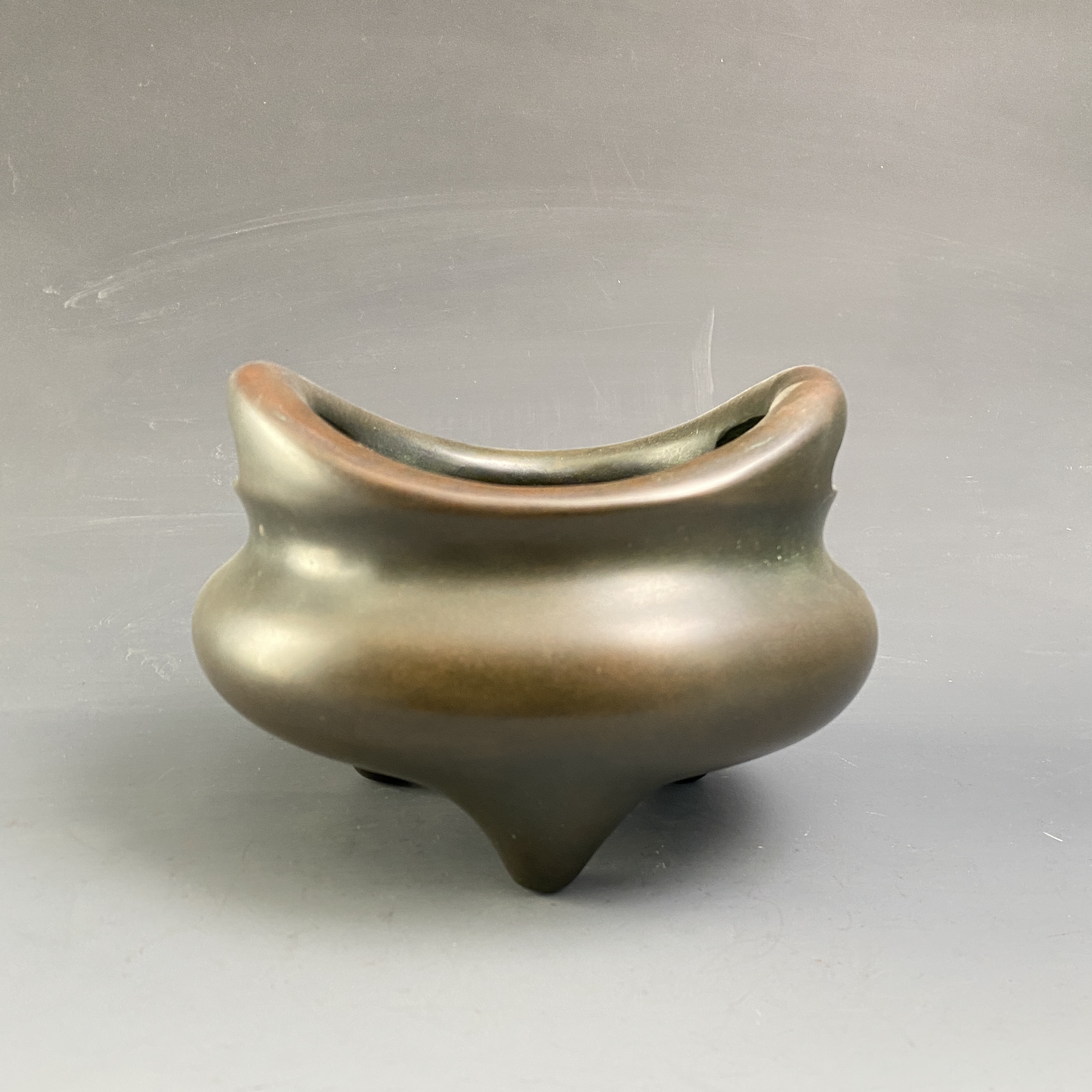 陈巧生早期大号桥耳炉饱满经典铜香炉器型 口径16厘米