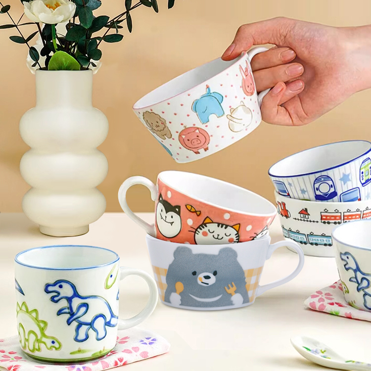 日本进口釉下彩卡通早餐杯牛奶杯马克杯日式可爱儿童可爱杯子