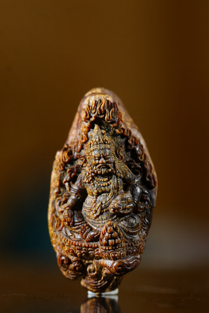 阿九沉香 芽庄棋楠沉水吊坠黄财神5.3g