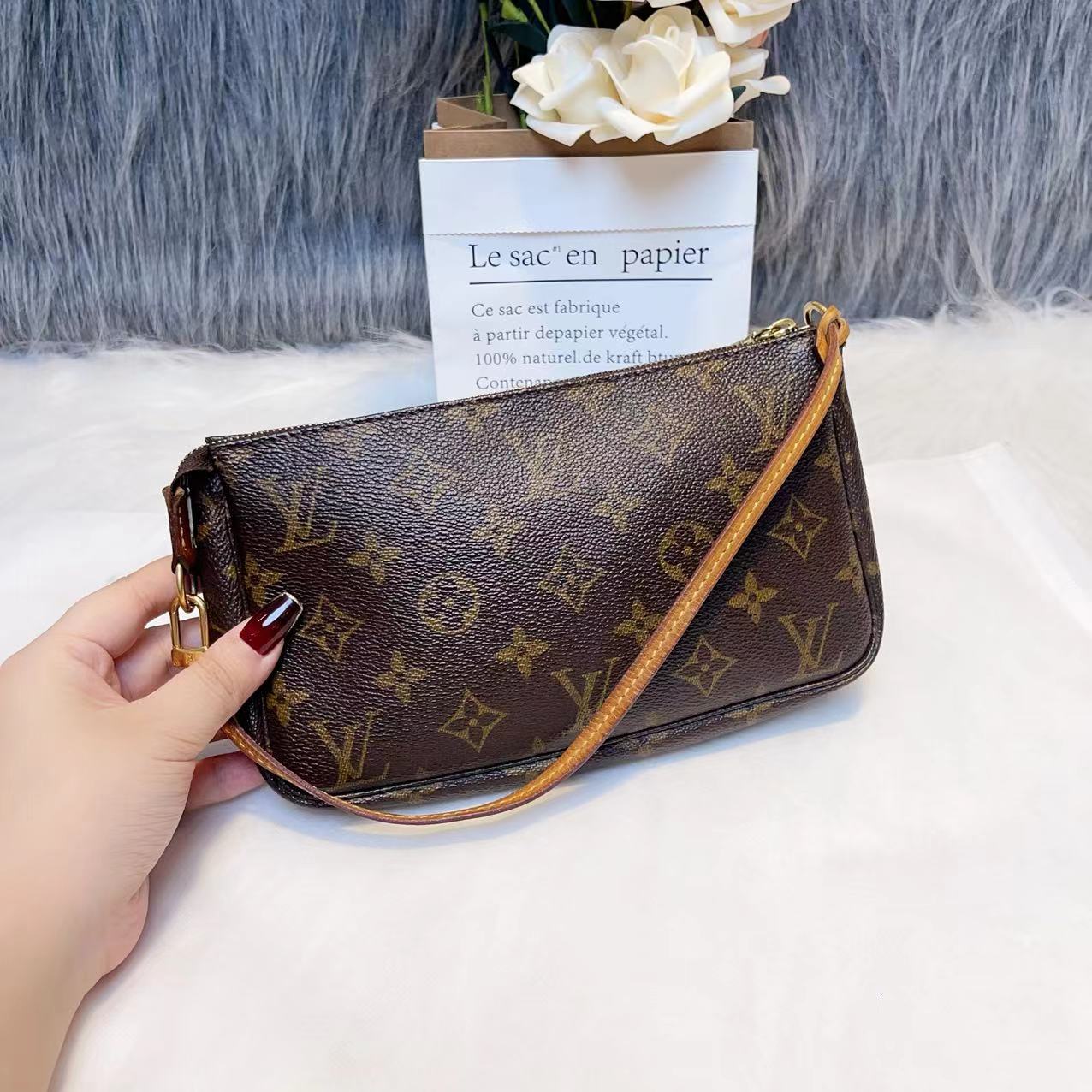 LV 经典老花麻将链条斜挎包K02554