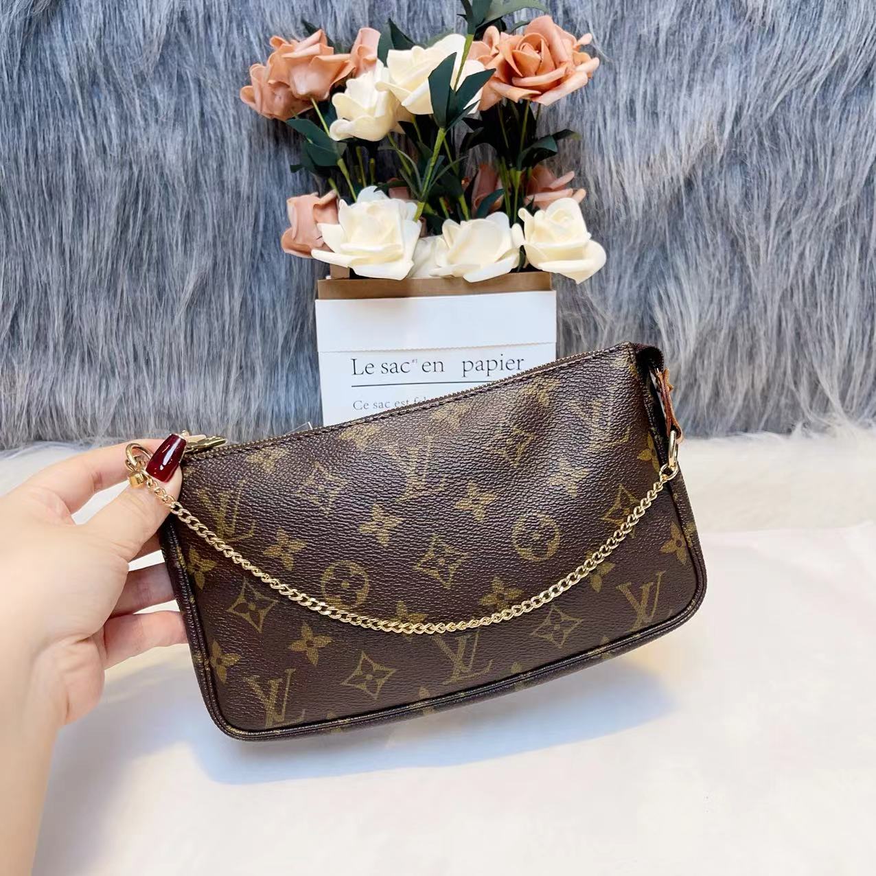 LV 经典老花麻将链条斜挎包 K02547