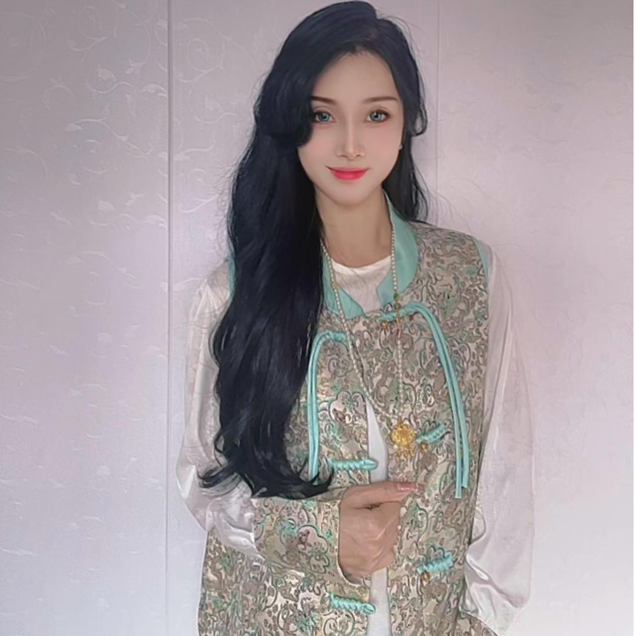 名品汇原创时尚新中式刺绣重工两件套百搭国风套装（白+绿）