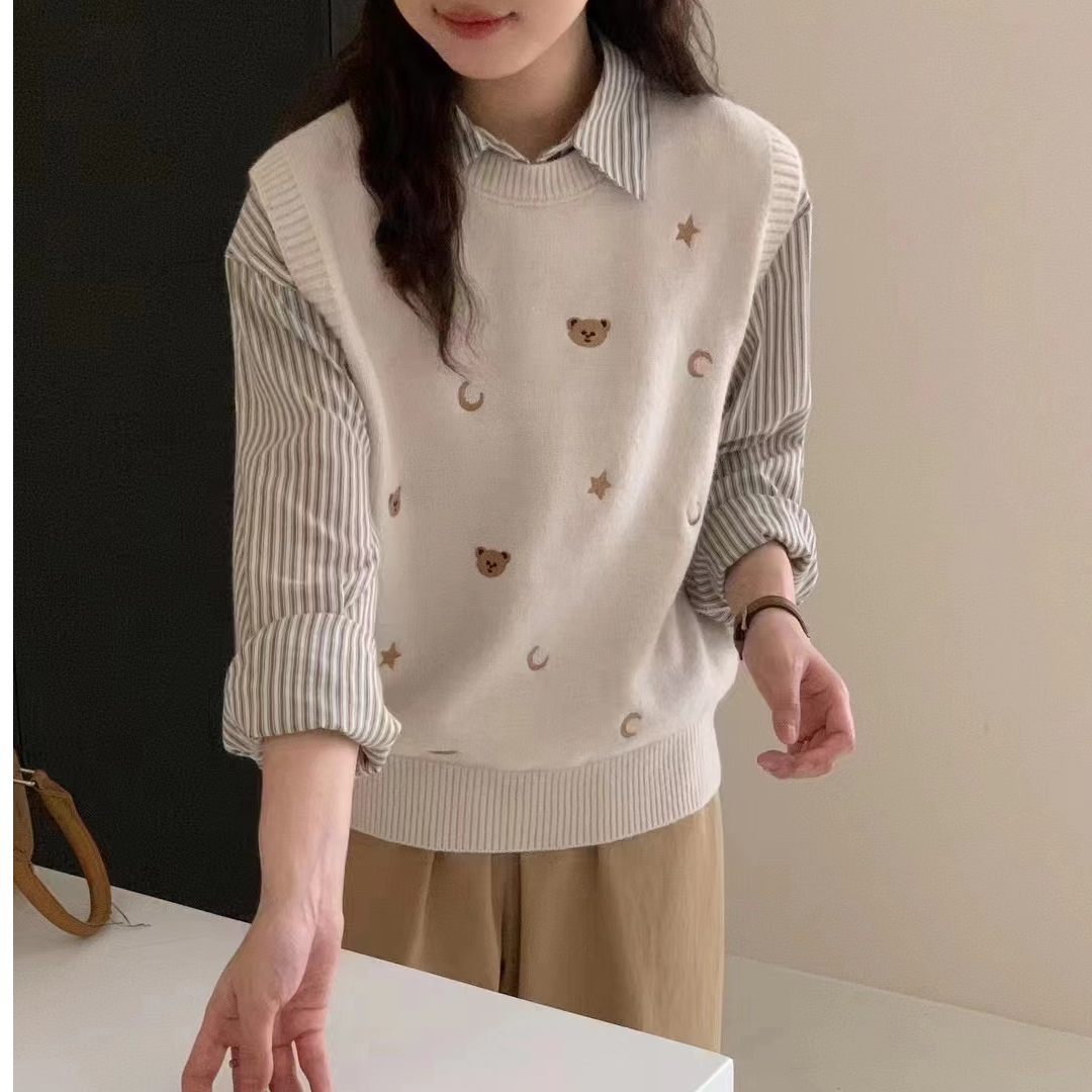 小熊刺绣外搭圆领针织马甲背心女秋冬新款宽松休闲百搭打底针织衫