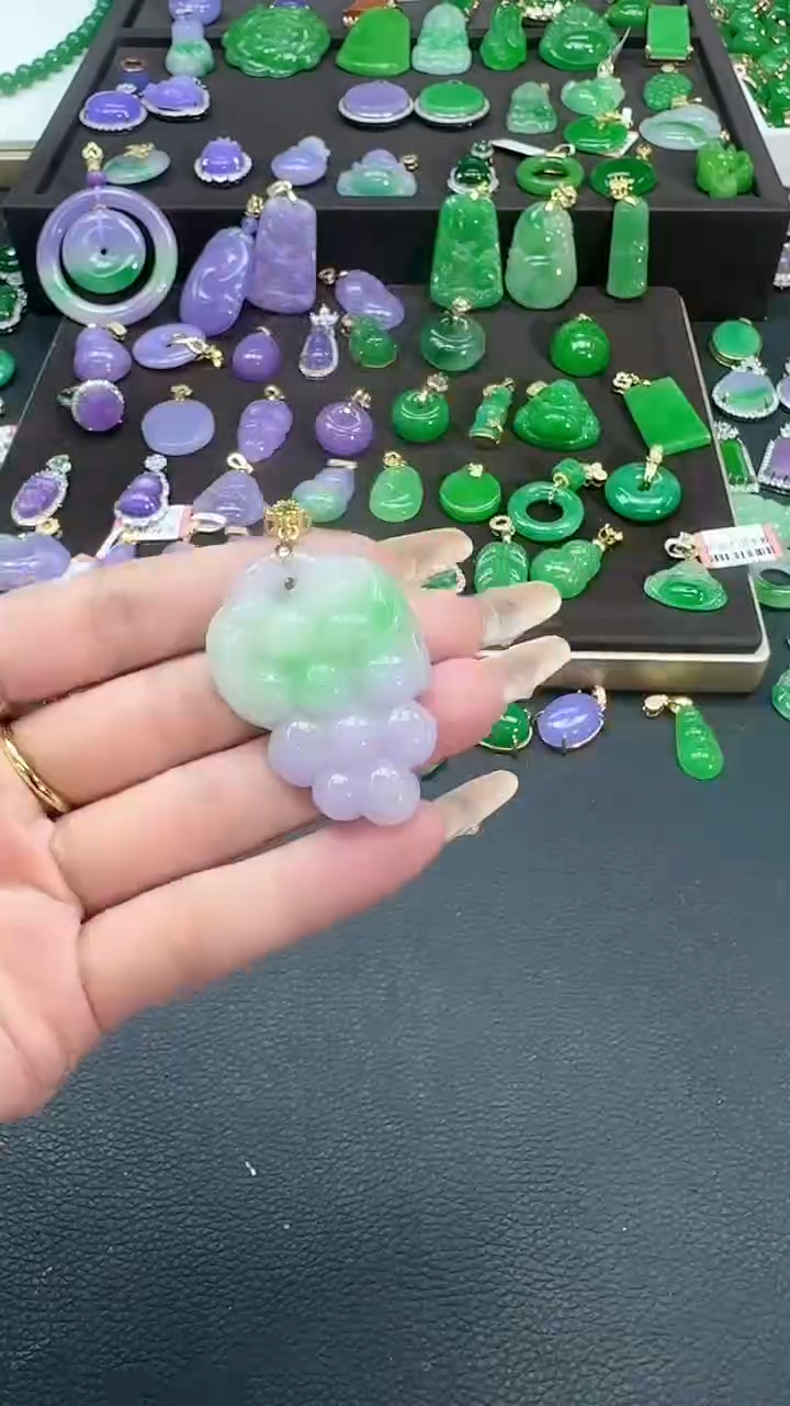 【闪购商品】翡翠吊坠(赠链)银S925镶嵌春彩葡萄