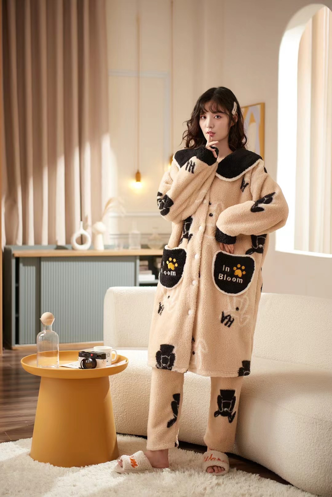 【实体撤柜款】珊瑚绒睡衣女加绒加厚秋冬季法兰绒小翻领家居服套装