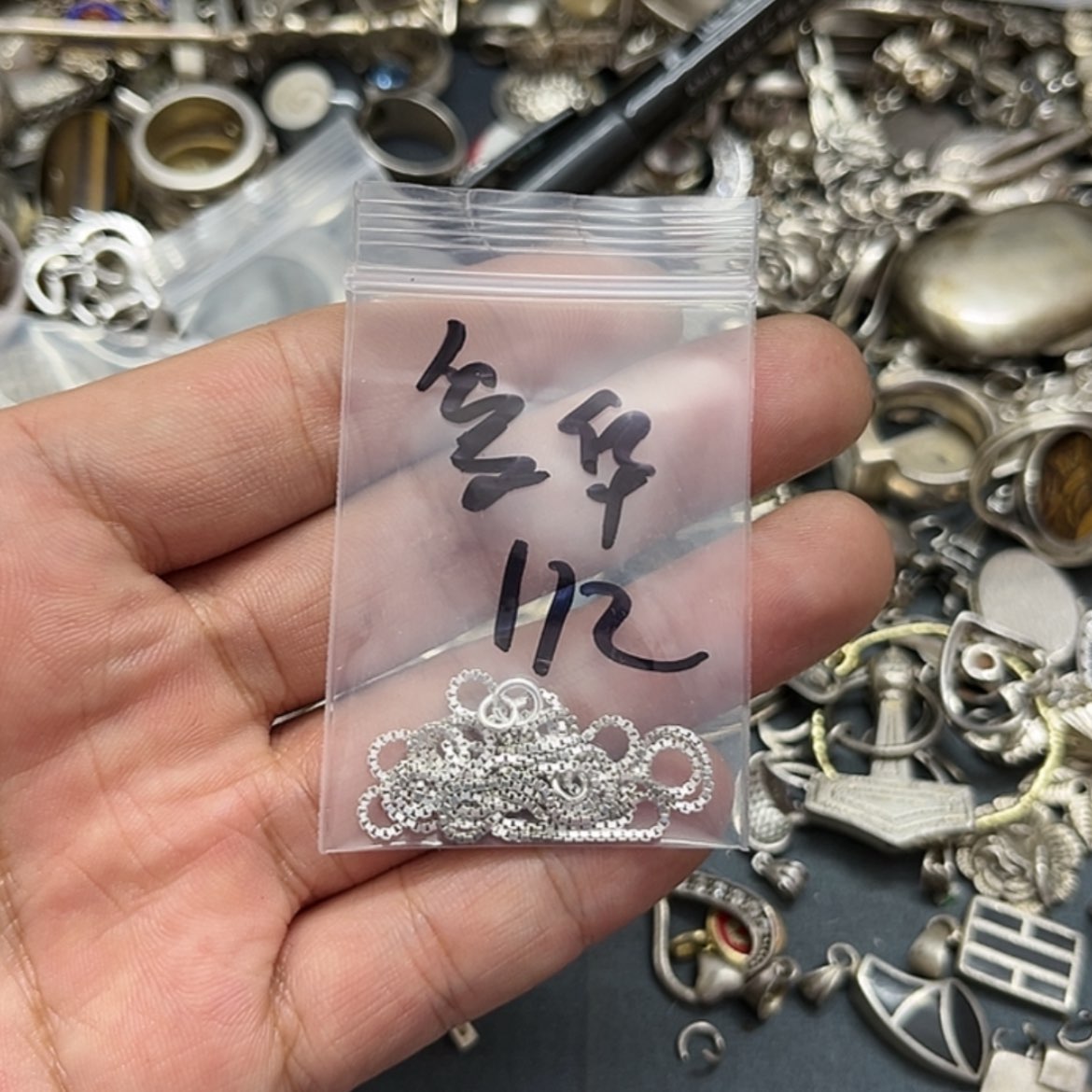 【闪购商品】琉璃颈饰爱*