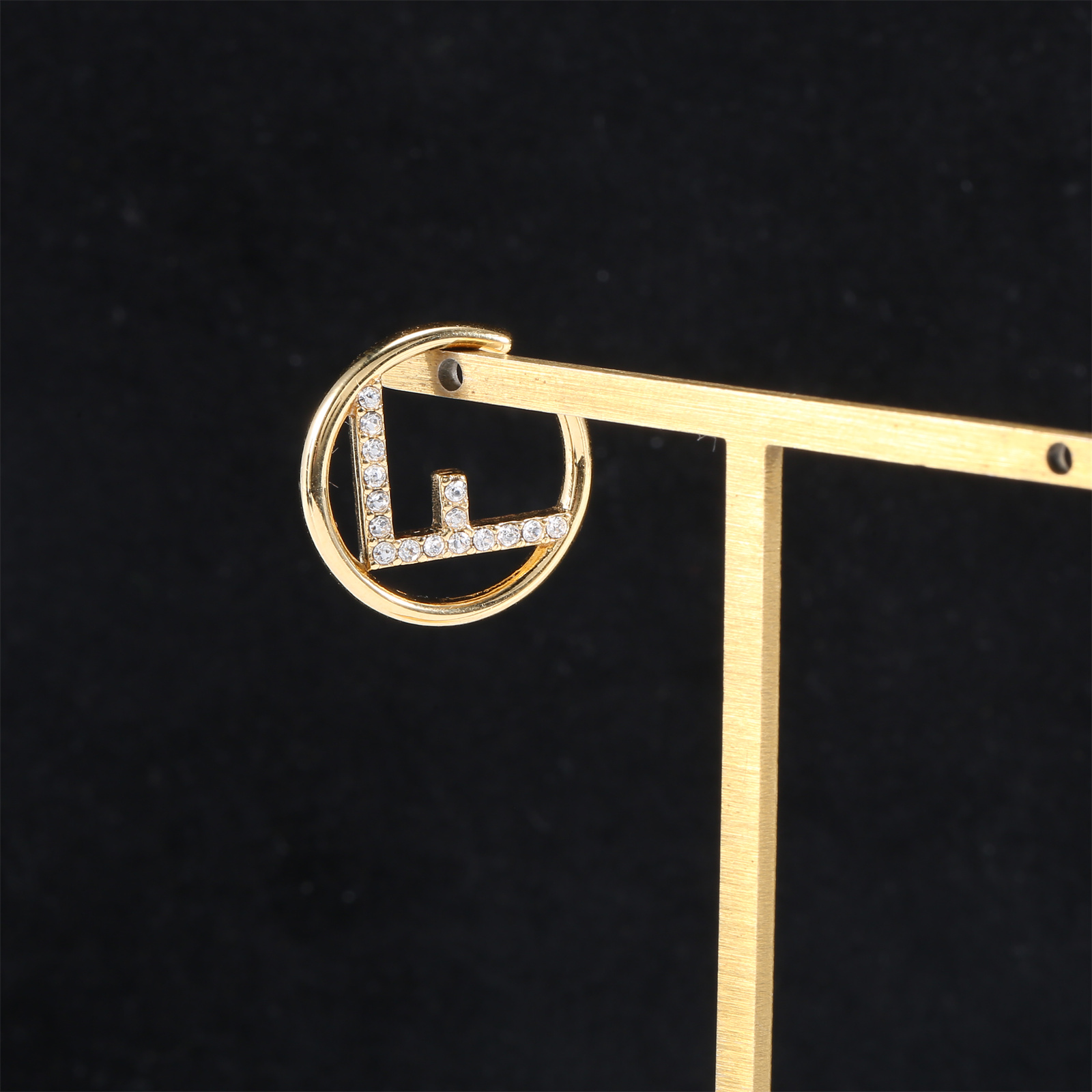 99新 FENDI/芬迪 小花6娜P224620637潮流精致时尚百搭 水晶 耳环