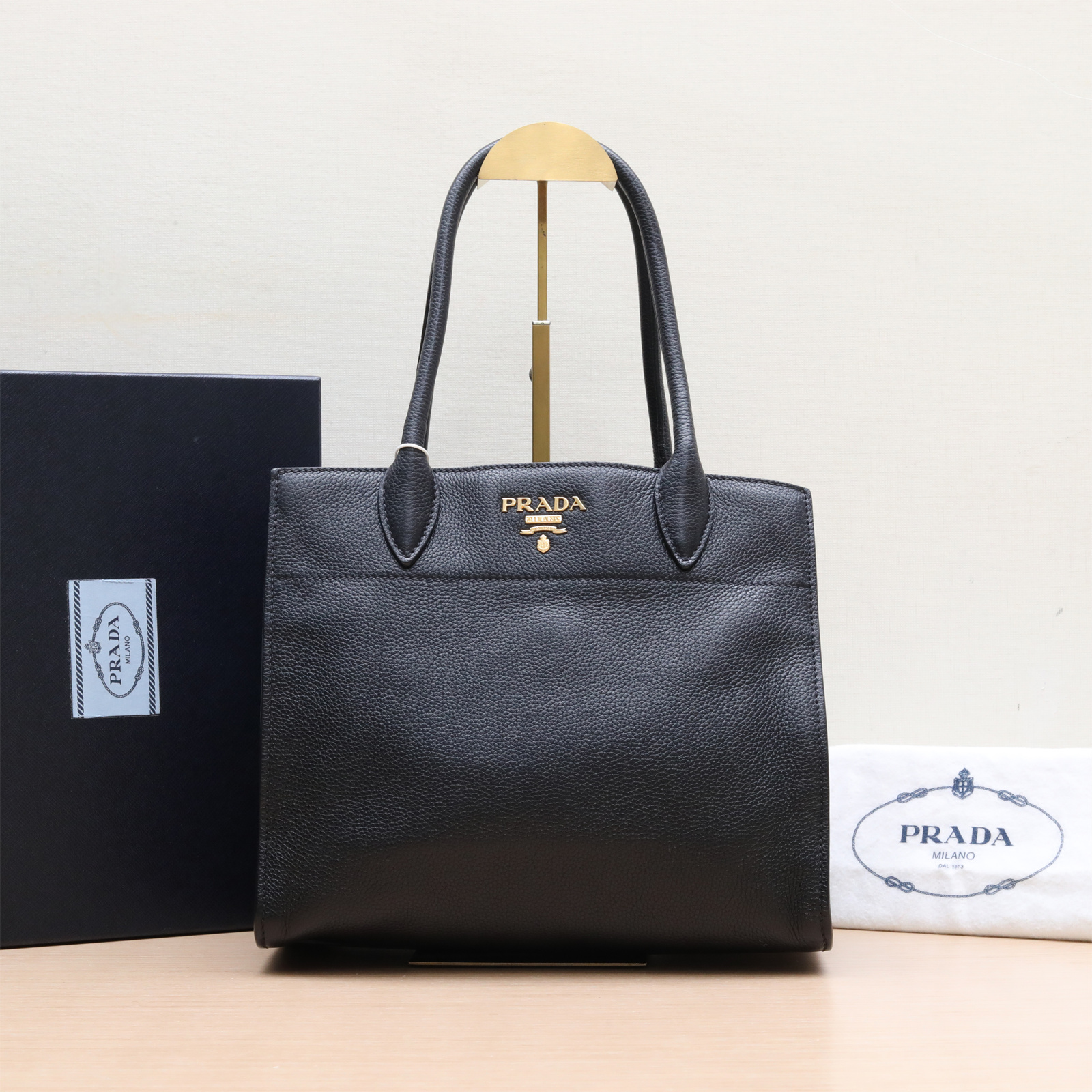 95新 Prada/普拉达 小花6娜P224930704手提托特包 28 黑色