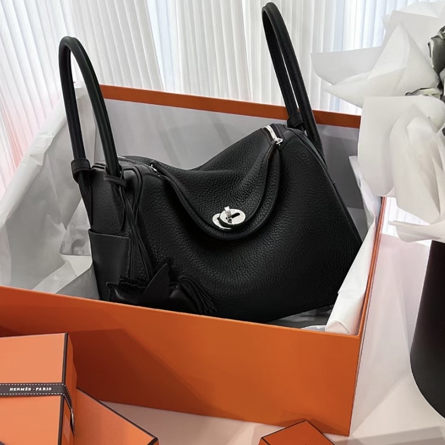 全新未使用 Hermes/爱马仕 小花6珊 Lindy 26 黑色TC皮WZ刻银扣包