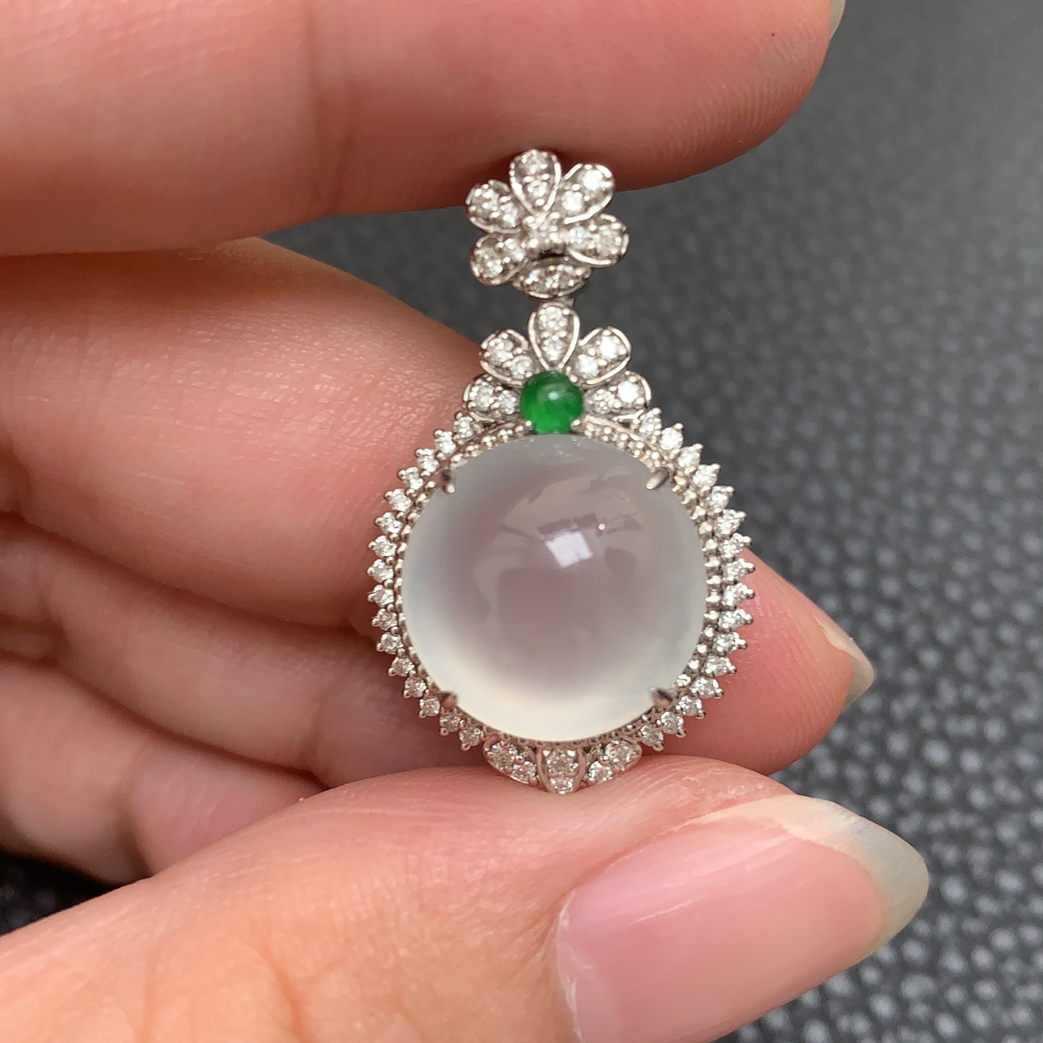 天然缅甸A货翡翠吊坠