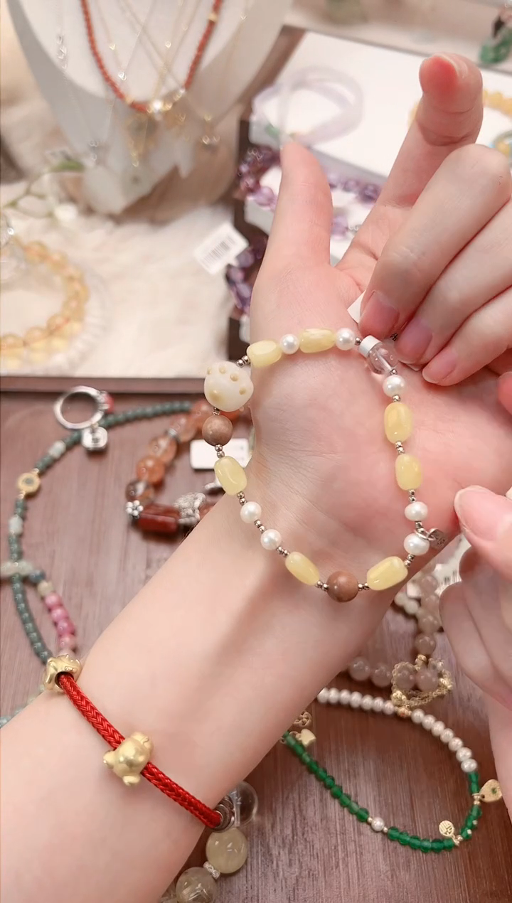 【闪购商品】蜜蜡手串未镶嵌颜色微差多样性发货发其一