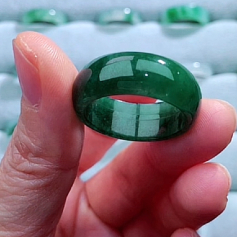 天然a货翡翠戒圈