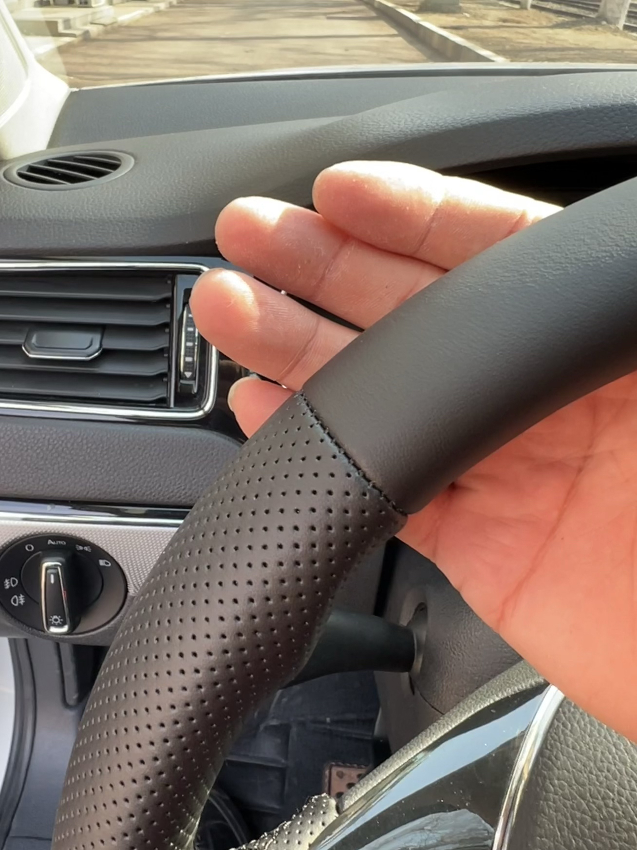 抗菌纳帕皮，手汗大公里数大，防滑特别好，适合所有车型，包邮价格