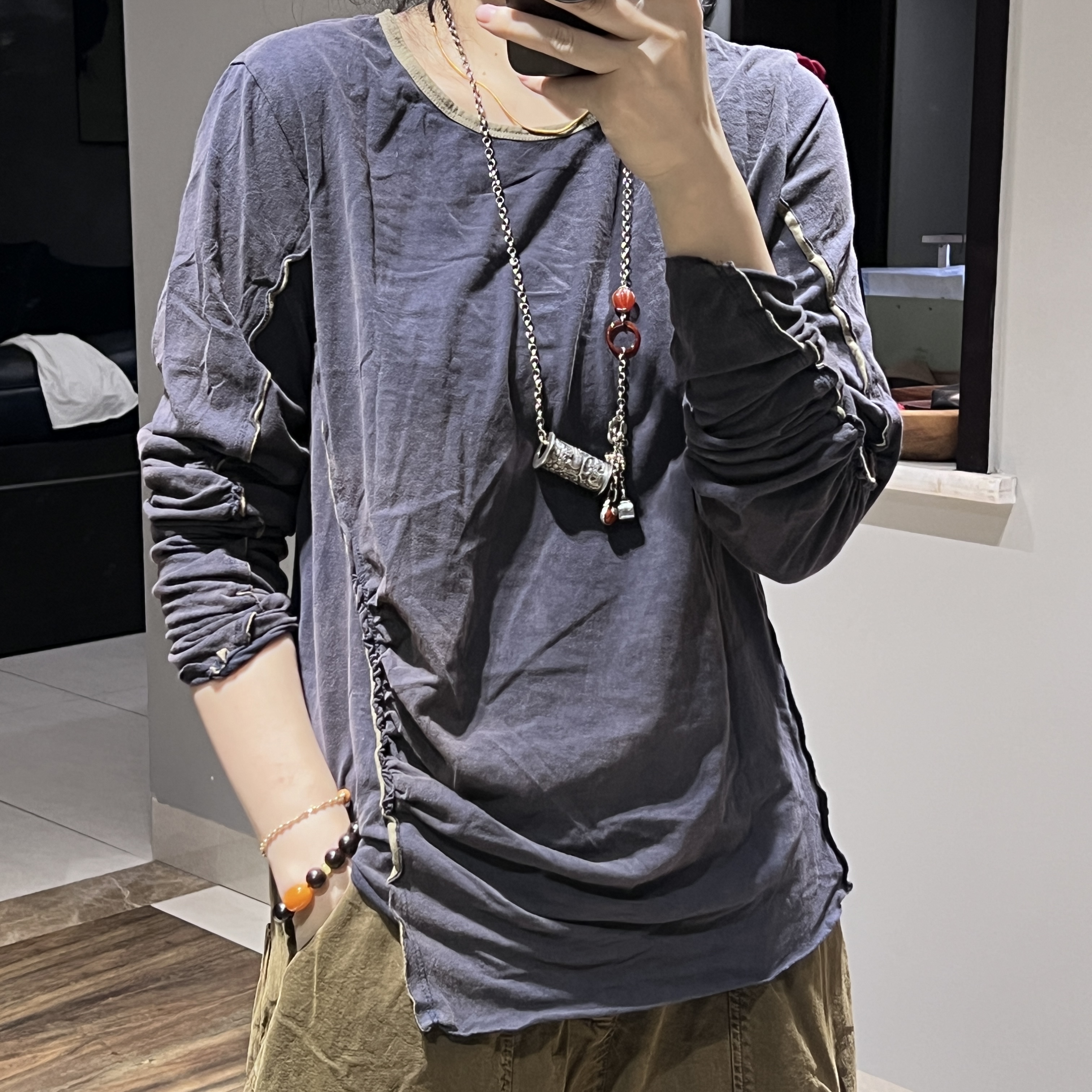 2025秋 复古设计感重工炒色显瘦打底衫简约休闲百搭纯色长袖T恤女