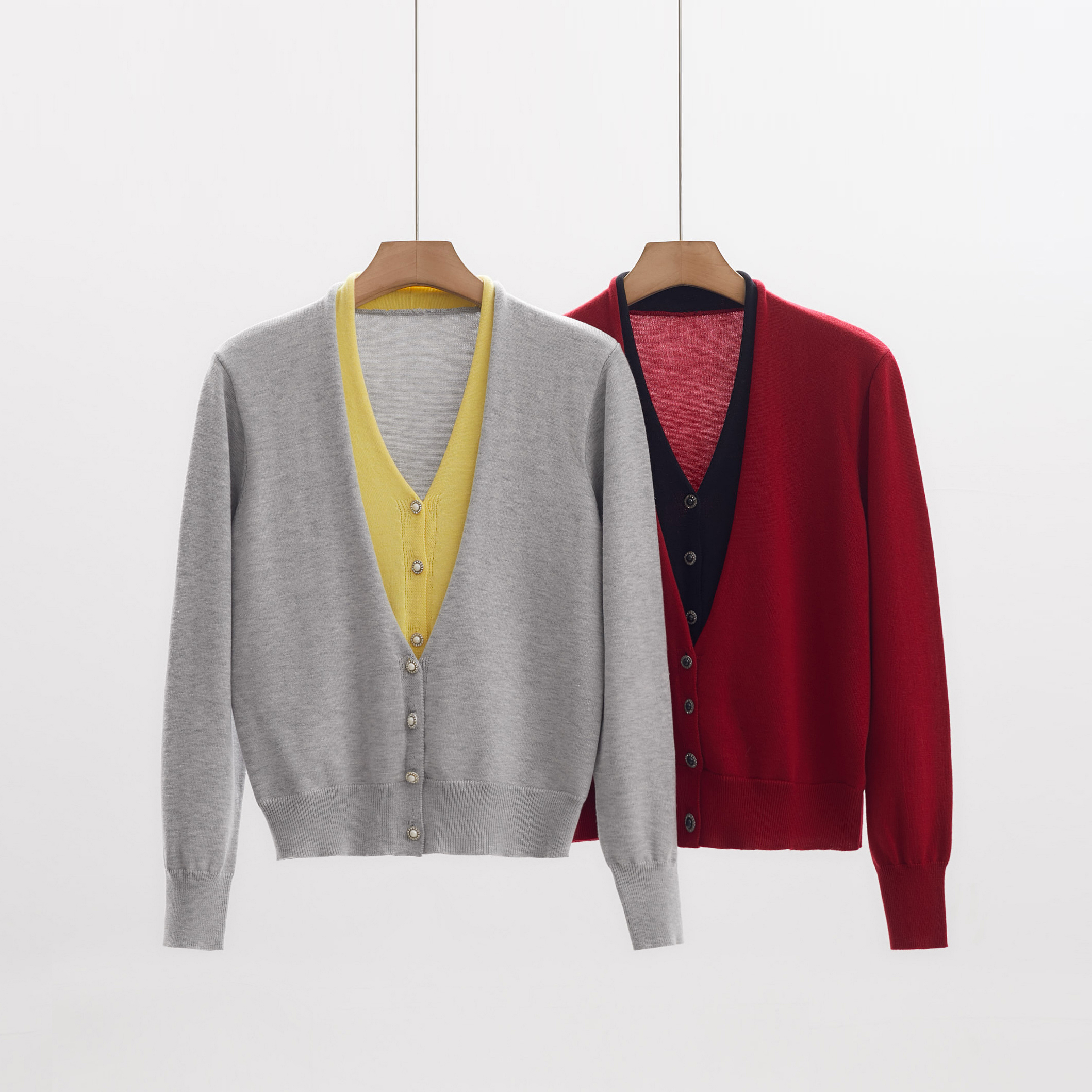 气质显瘦新款V领假两件毛衣