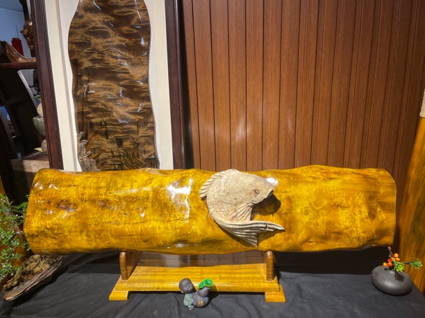 小叶桢楠金丝楠木横财，瘤花纹，整木雕年年有余，招财转运，财源广进