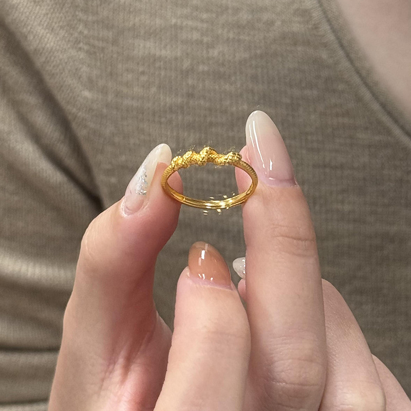 合金戒指 金色灵蛇缠绕戒指女国风轻奢精致蛇年本命年可调节
