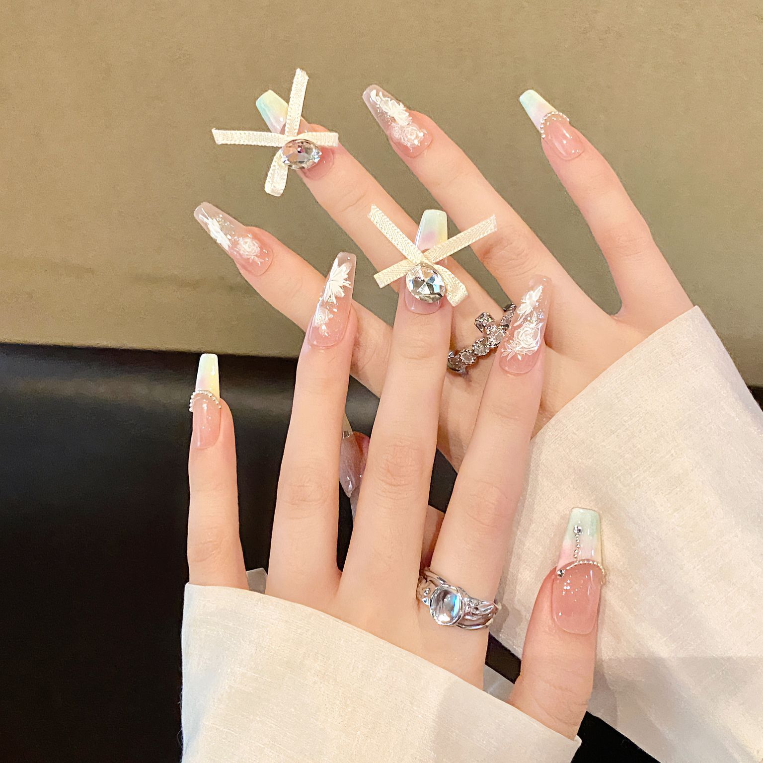 《魅惑巴黎》法式超闪高级感显白纯手工穿戴甲