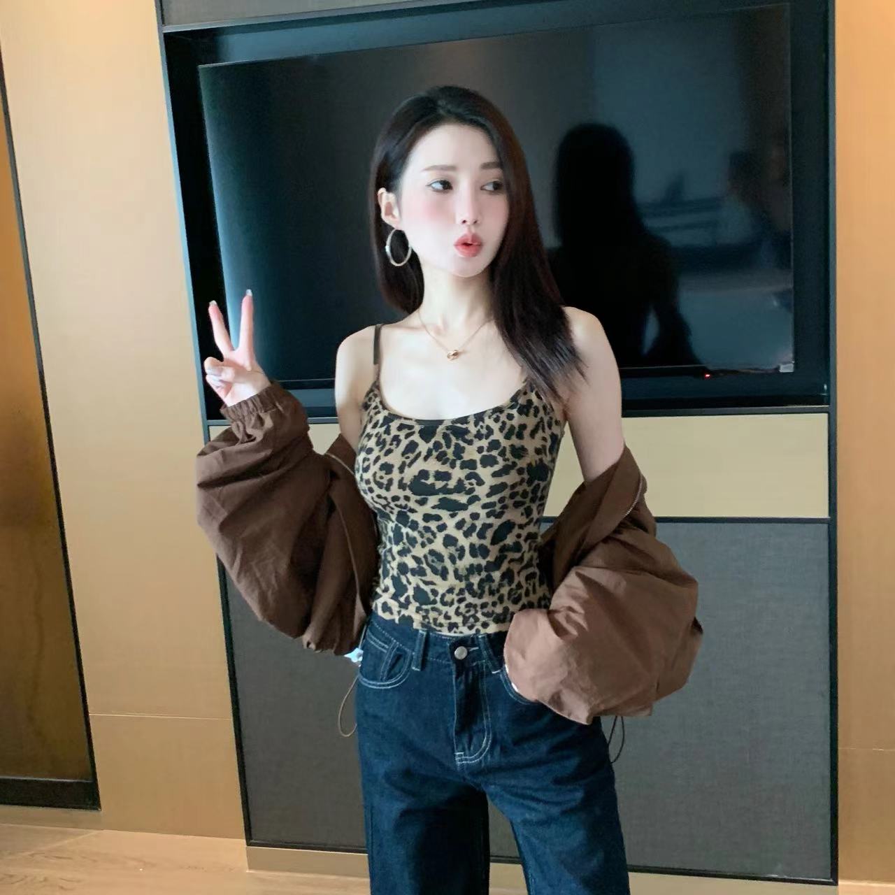 美式豹纹自带杯垫小吊带背心上衣女春秋外穿纯欲辣妹美背抹胸短款