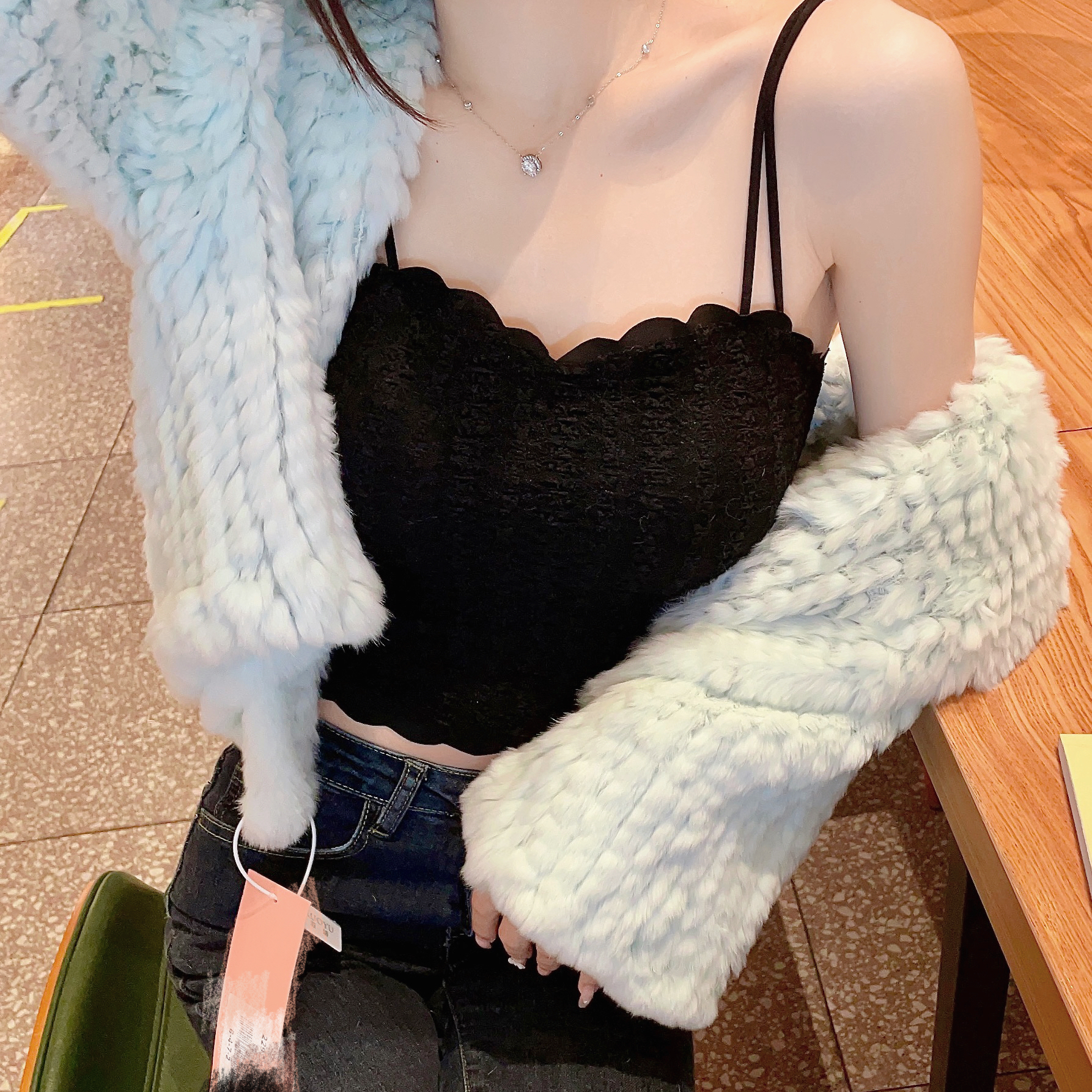 大码无痕吊带背心打底带胸垫一体内衣内搭修身美背外穿LANE兰娥