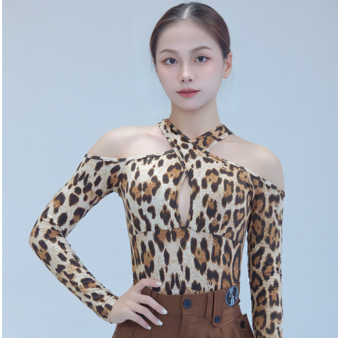 拉丁舞秋冬连体上衣女成人2024新款交叉领露肩露背国标练功服