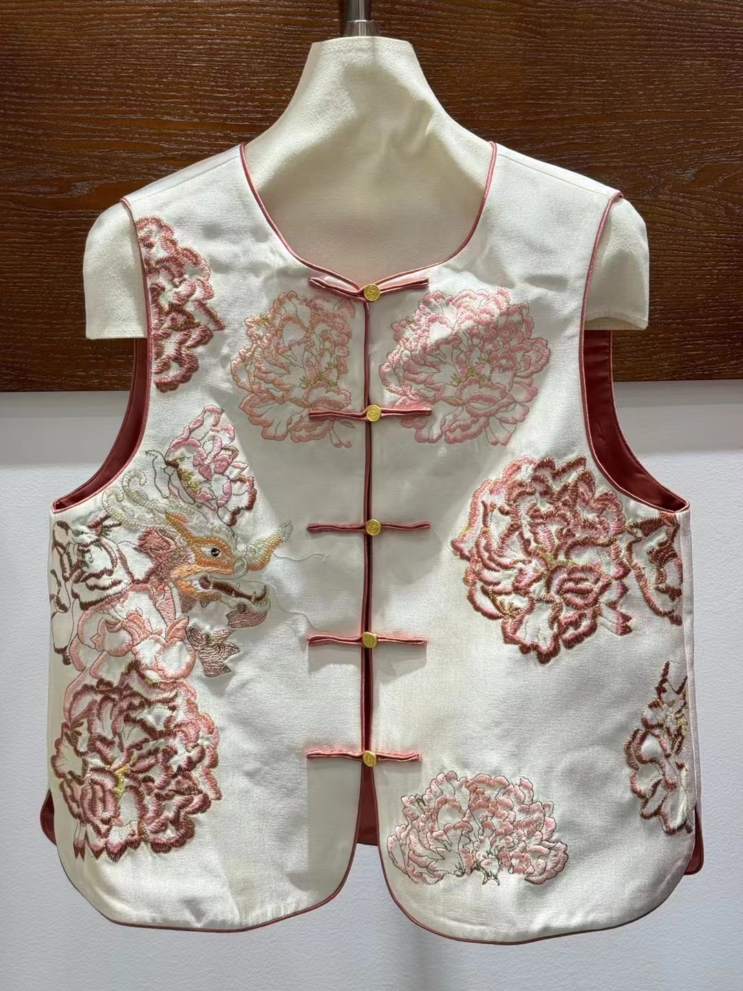 九月    新款秋款高定新中式国风刺绣精品盘扣日常马甲