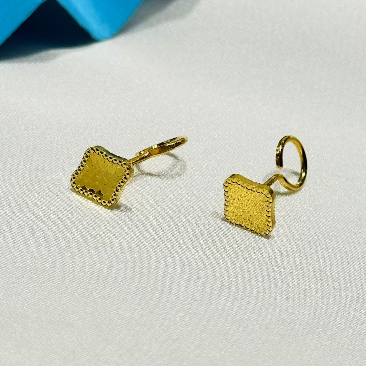 黄金足金999闪耀龙鳞菱形耳钉耳环