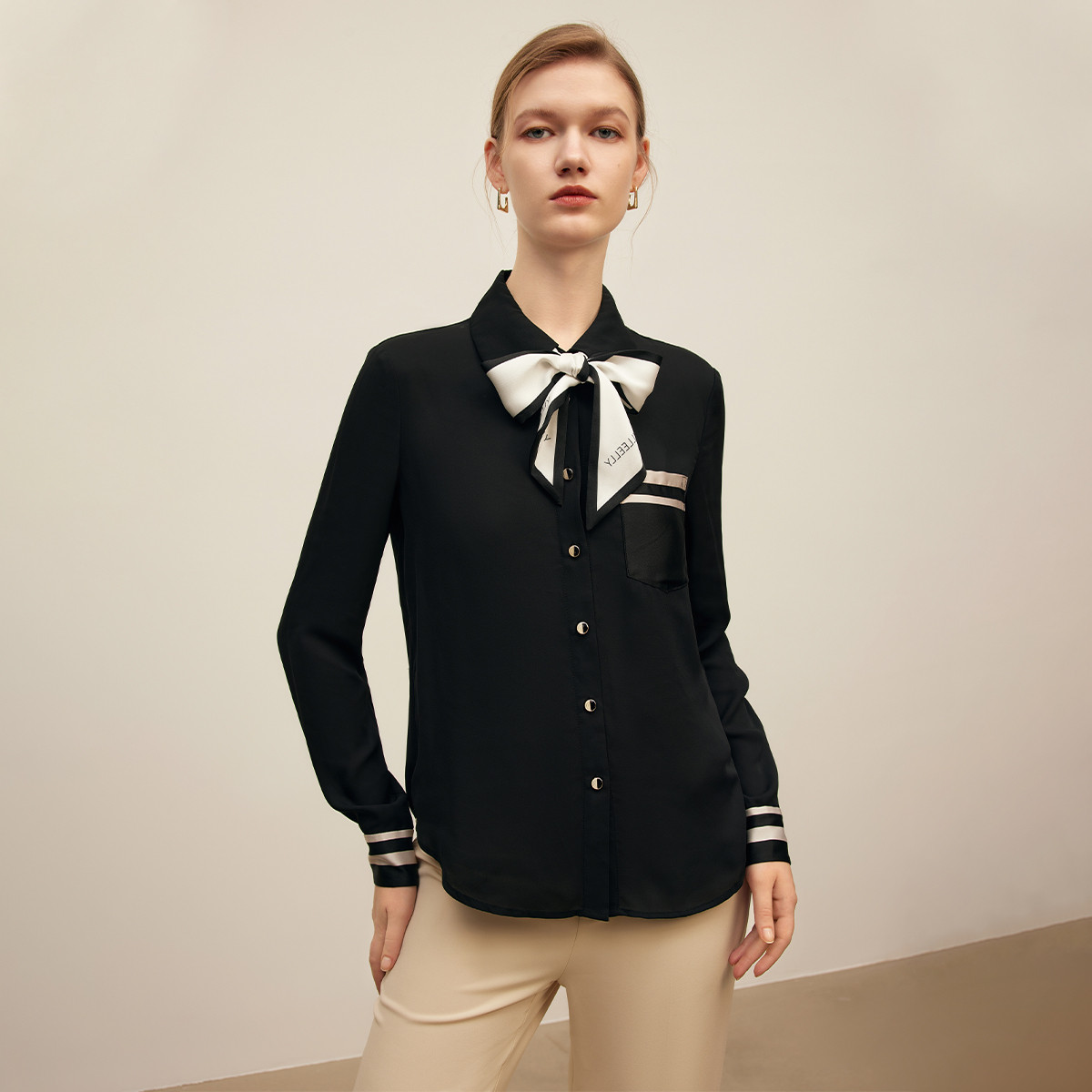 【许半夏推荐】蝴蝶结翻领衬衫秋季时尚撞色拼接通勤衬衣女长袖
