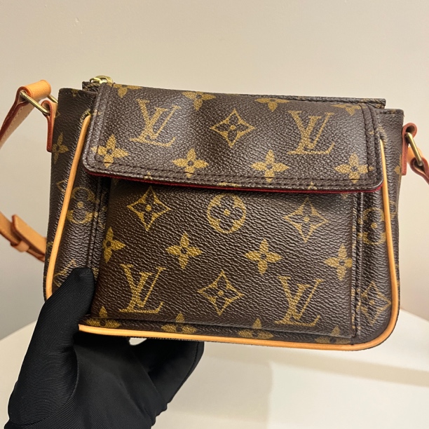 95新 LouisVuitton/路易威登 豆腐包斜挎包 后换配皮