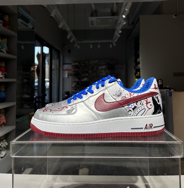 46码 Af1詹姆斯 扑克 全新原盒 46码 球鞋品相不错 盒子侧标瑕疵