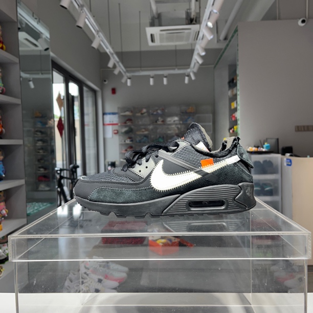 40码 max90ow黑色 40码 穿的不多 球鞋无原盒