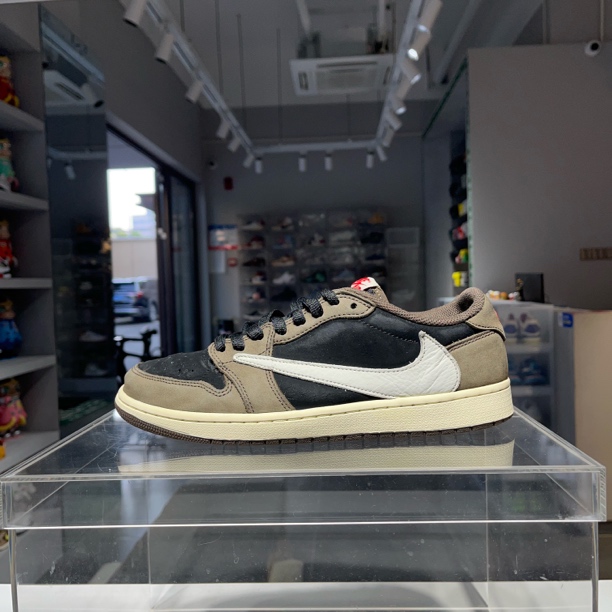 43码 aj1low倒钩1.0 3副鞋带 内衬磨损 麂皮裂纹通病 球鞋无原盒