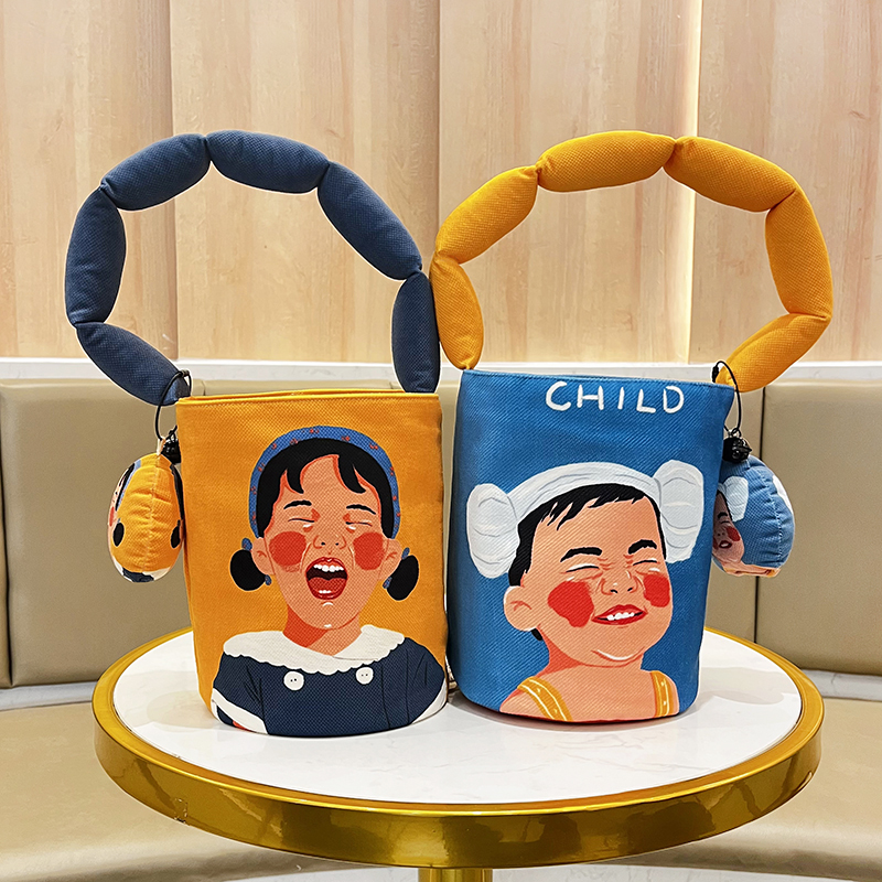 罗绮 x 姚醒醒 插画师联名款水桶包包单肩手提袋2024新款大容量