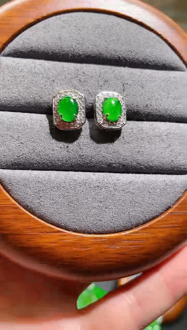 【闪购商品】翡翠耳钉银S925镶嵌A5