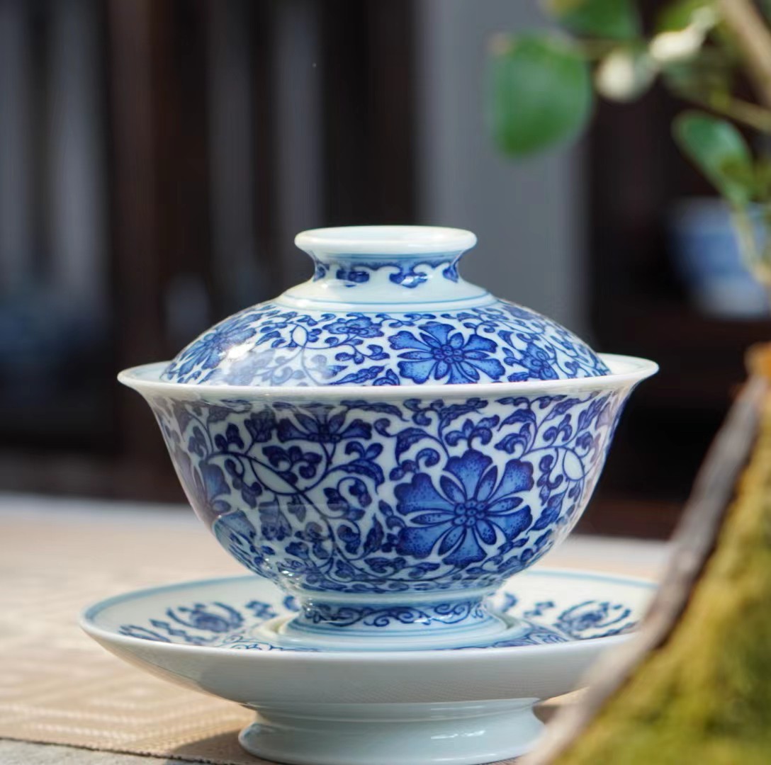 【瓷韵天成】景德镇手工手绘青花缠枝三才盖碗