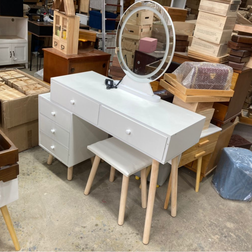 卧室化妆柜带镜套装 白色木腿化妆柜