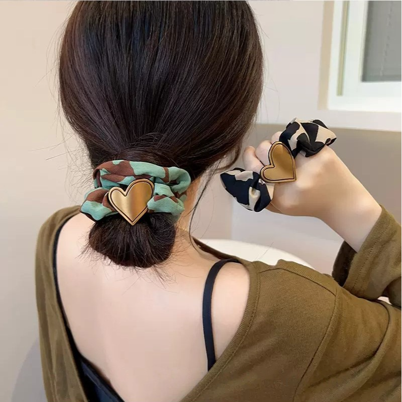 高级感爱心大肠发圈ins优雅扎头绳女秋冬网红时尚发饰皮筋发绳