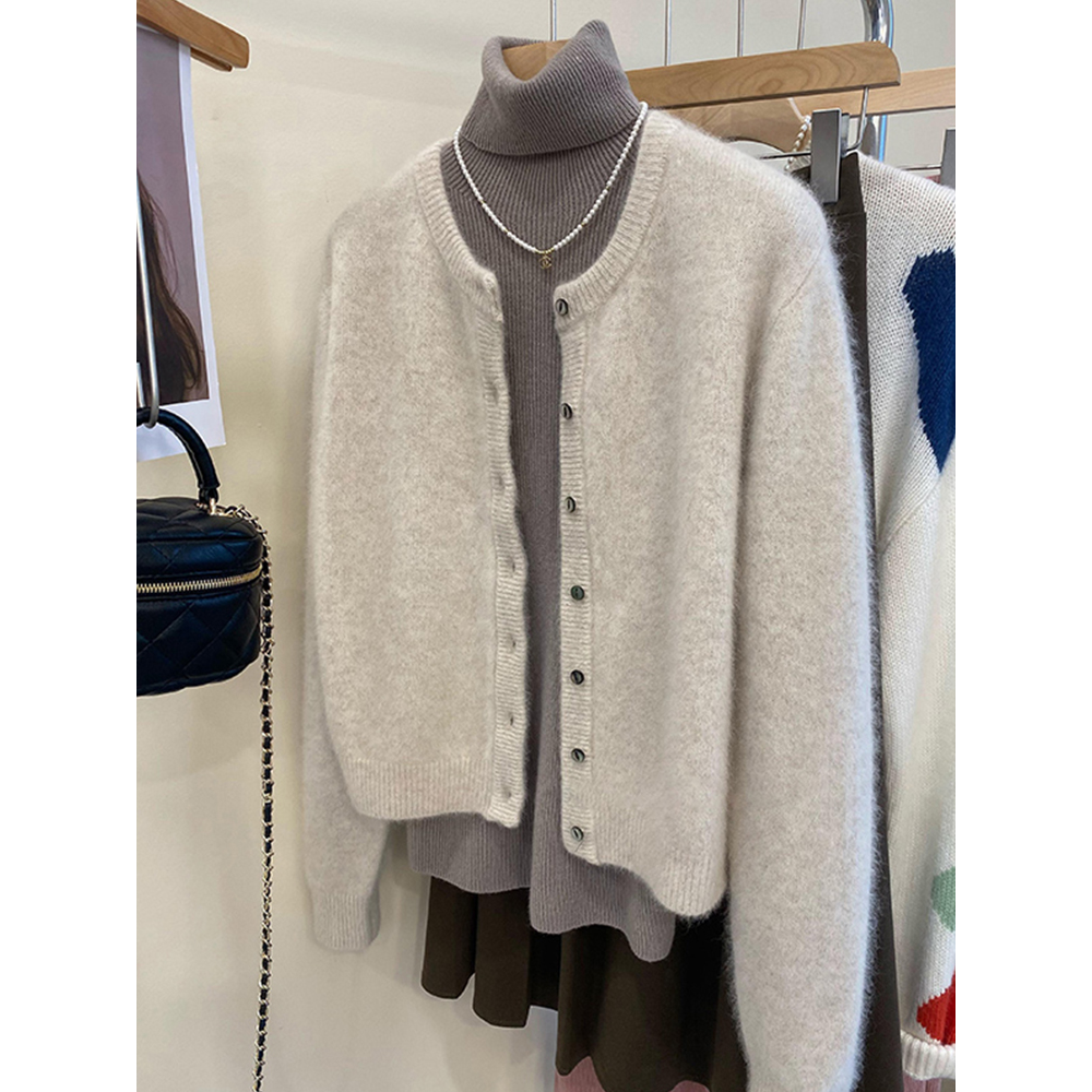 浣熊绒针织开衫女秋冬加厚高级感超好看温柔圆领上衣软糯毛衣外套