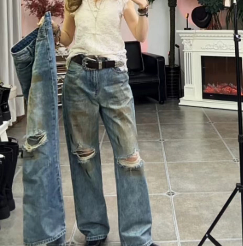 0247702 时尚简约个性百搭经典小众潮流舒适减龄显小破洞牛仔裤