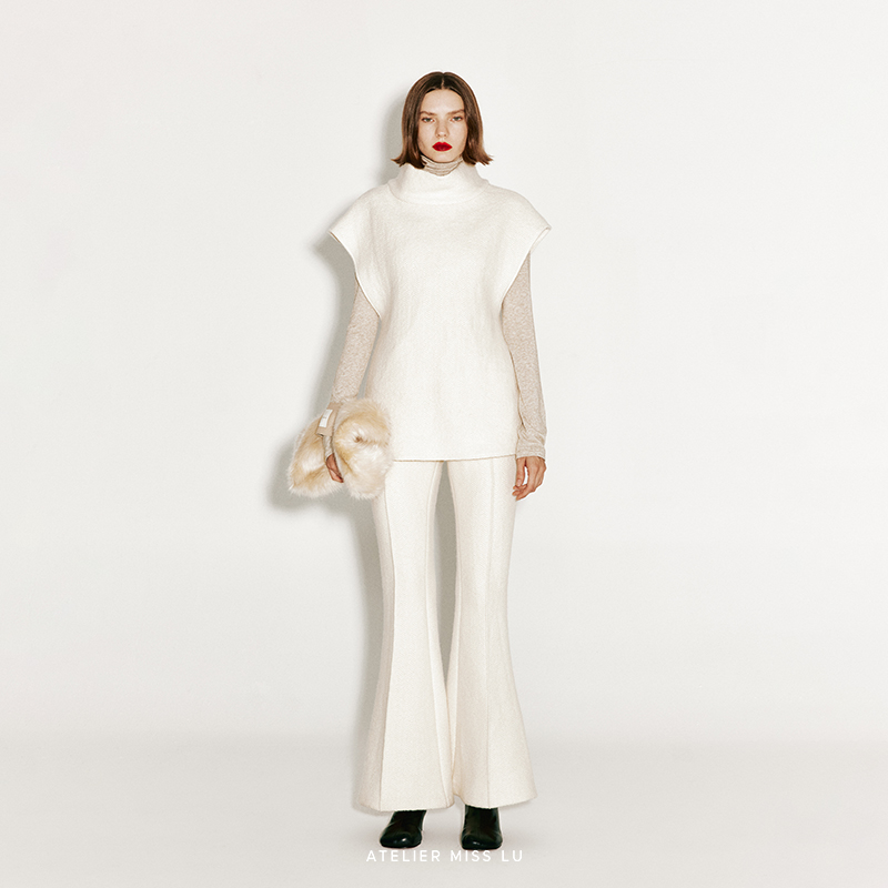 AtelierMissLu【冬日热奶】宽肩设计绵羊毛针织毛衣 2420114B