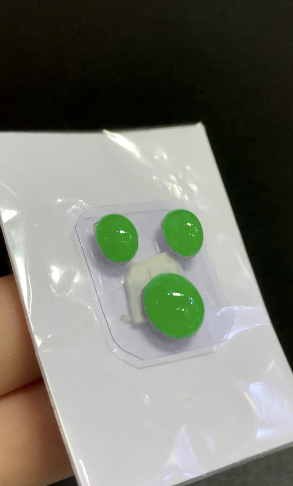 天然a货缅甸翡翠 一套三颗蛋面。 可做项链 耳饰 戒指 手镯等