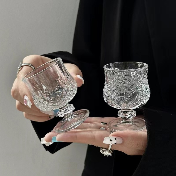迷你高脚刻花玻璃杯 复古白酒酒杯一口杯 家用高颜值玻璃杯香槟杯