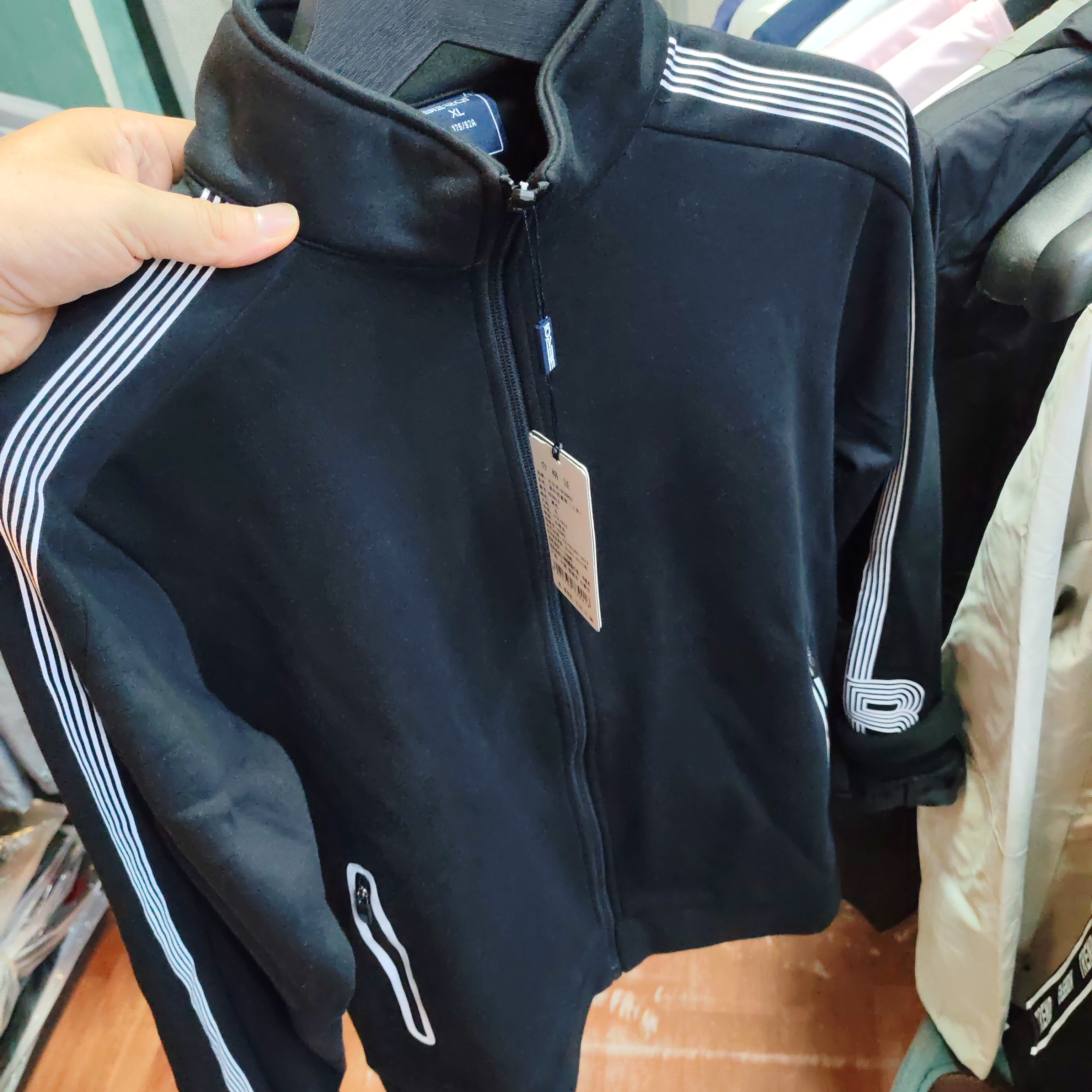 户外风衣孤品断码，非残不退，要在直播间下单