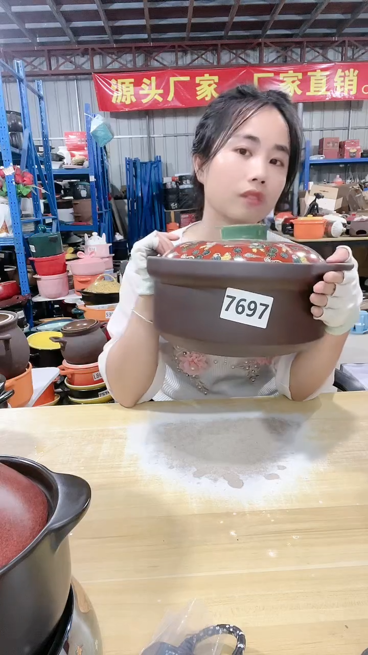 【闪购商品】7697瑕疵5.0紫砂锅带盖不圆
