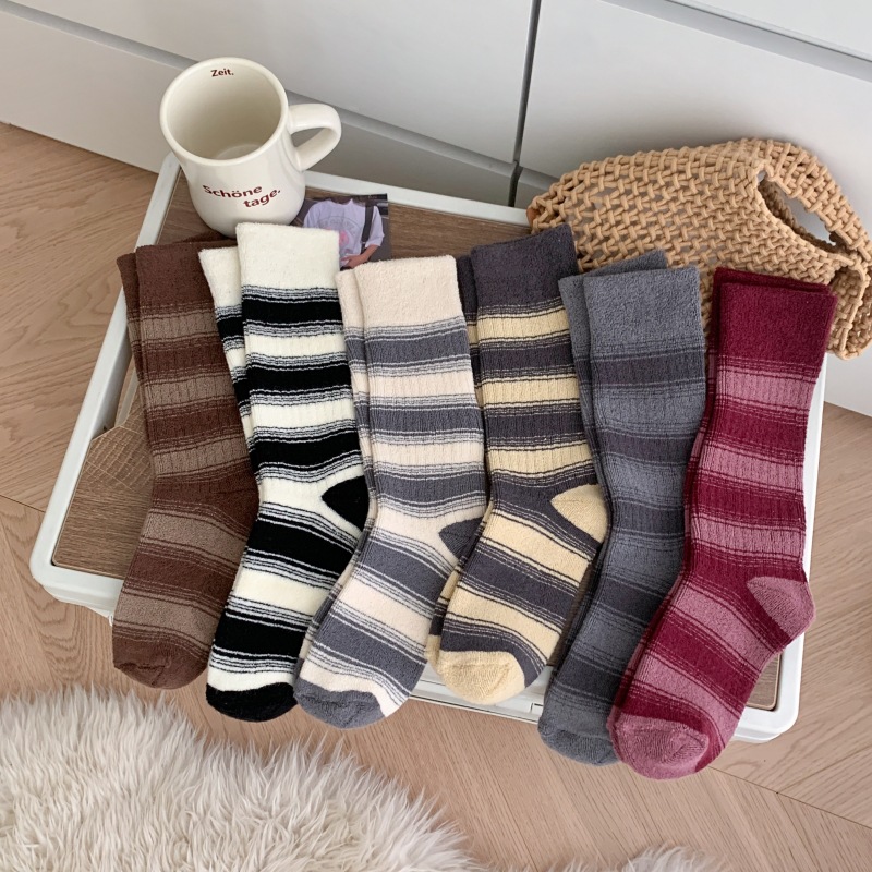 秋冬新款欧货袜子女潮袜男女复古毛巾底条纹肌理反织纯棉中筒袜子