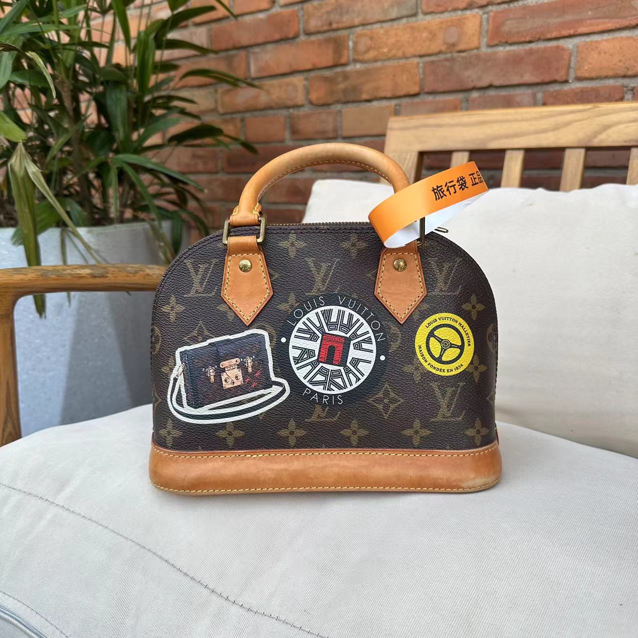 95新 LouisVuitton/路易威登 lv限量版老花徽章贝壳手提斜挎包