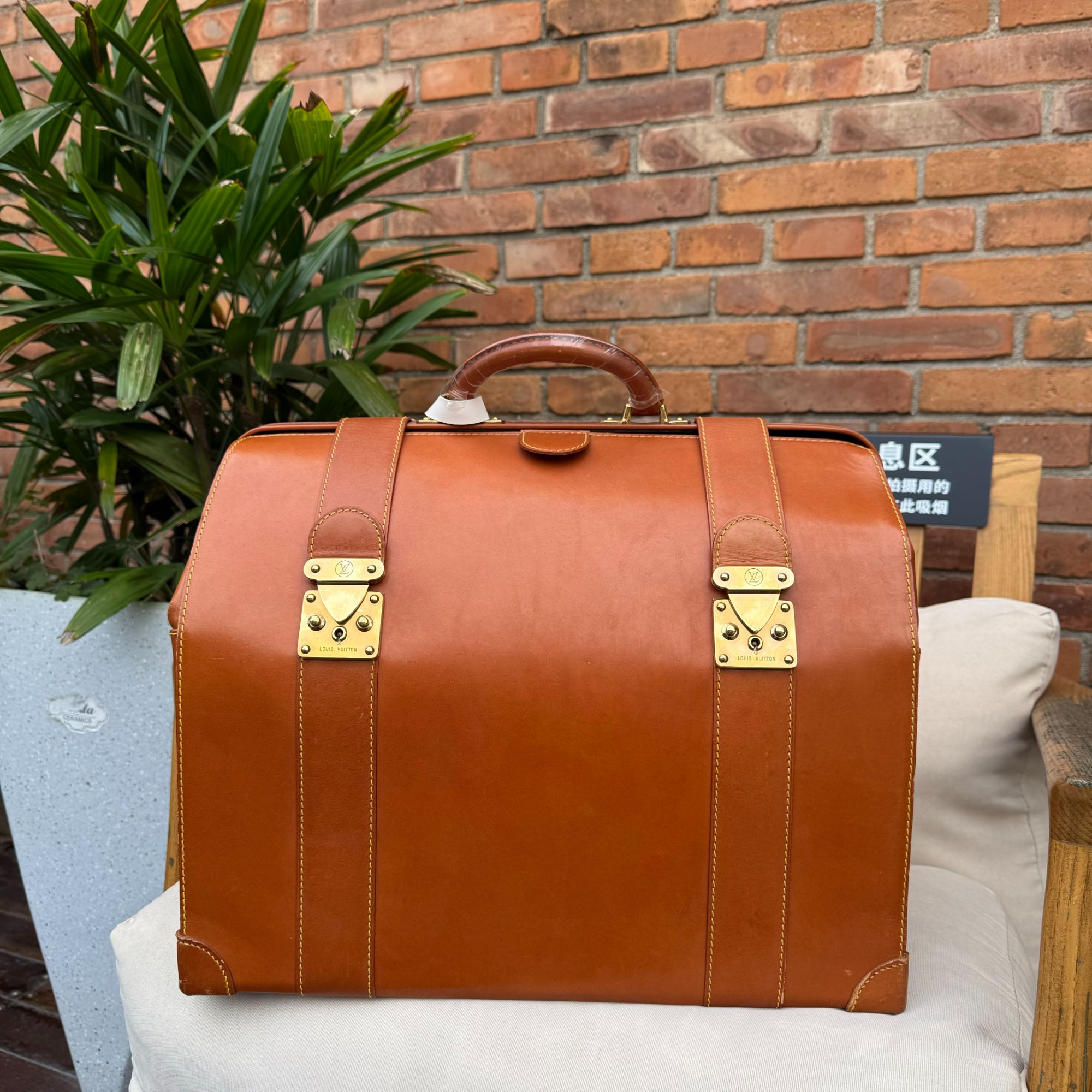 95新 LouisVuitton/路易威登 原皮瓦切塔皮革医生包/箱