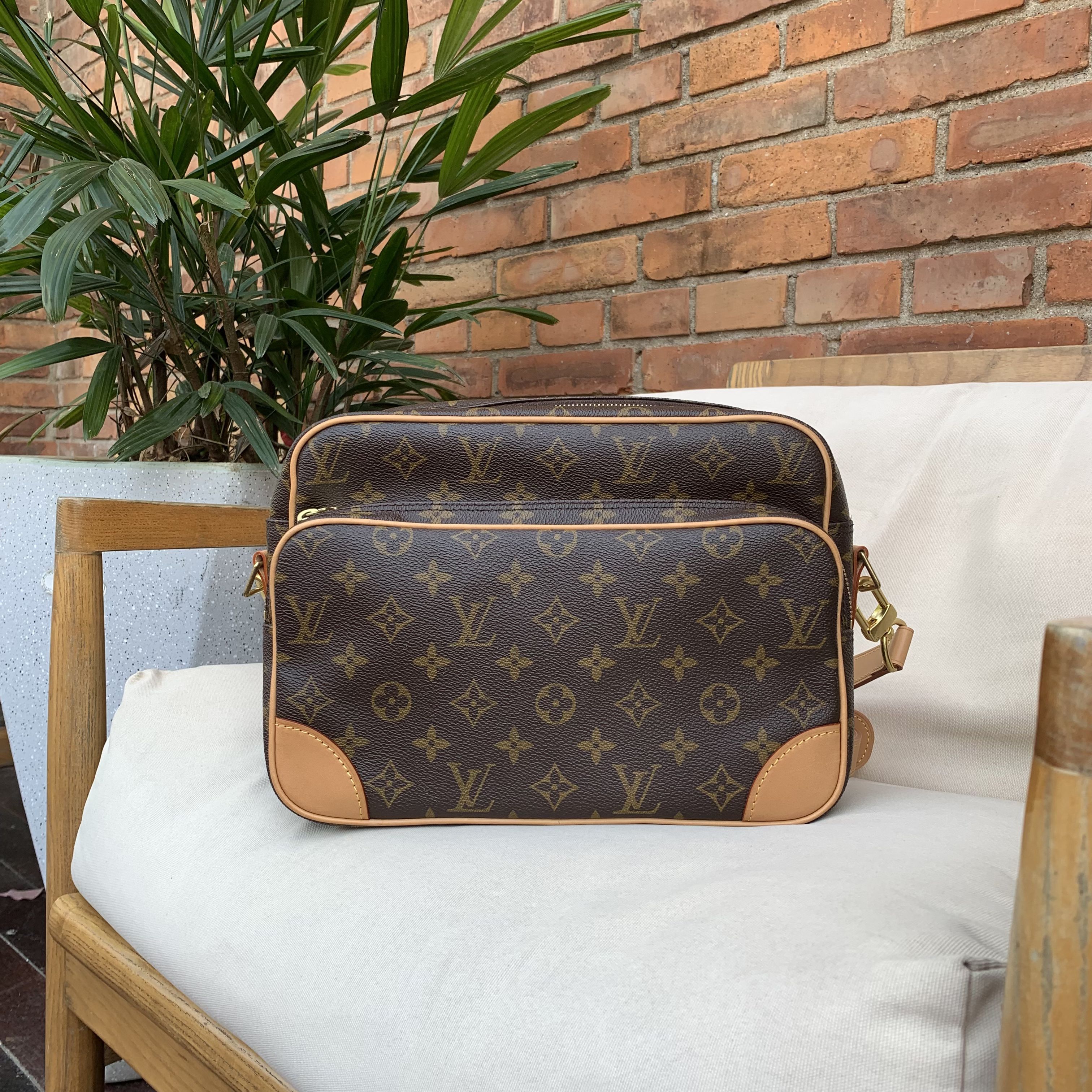 95新 LouisVuitton/路易威登 横版双层相机包/开口笑手拿相机包