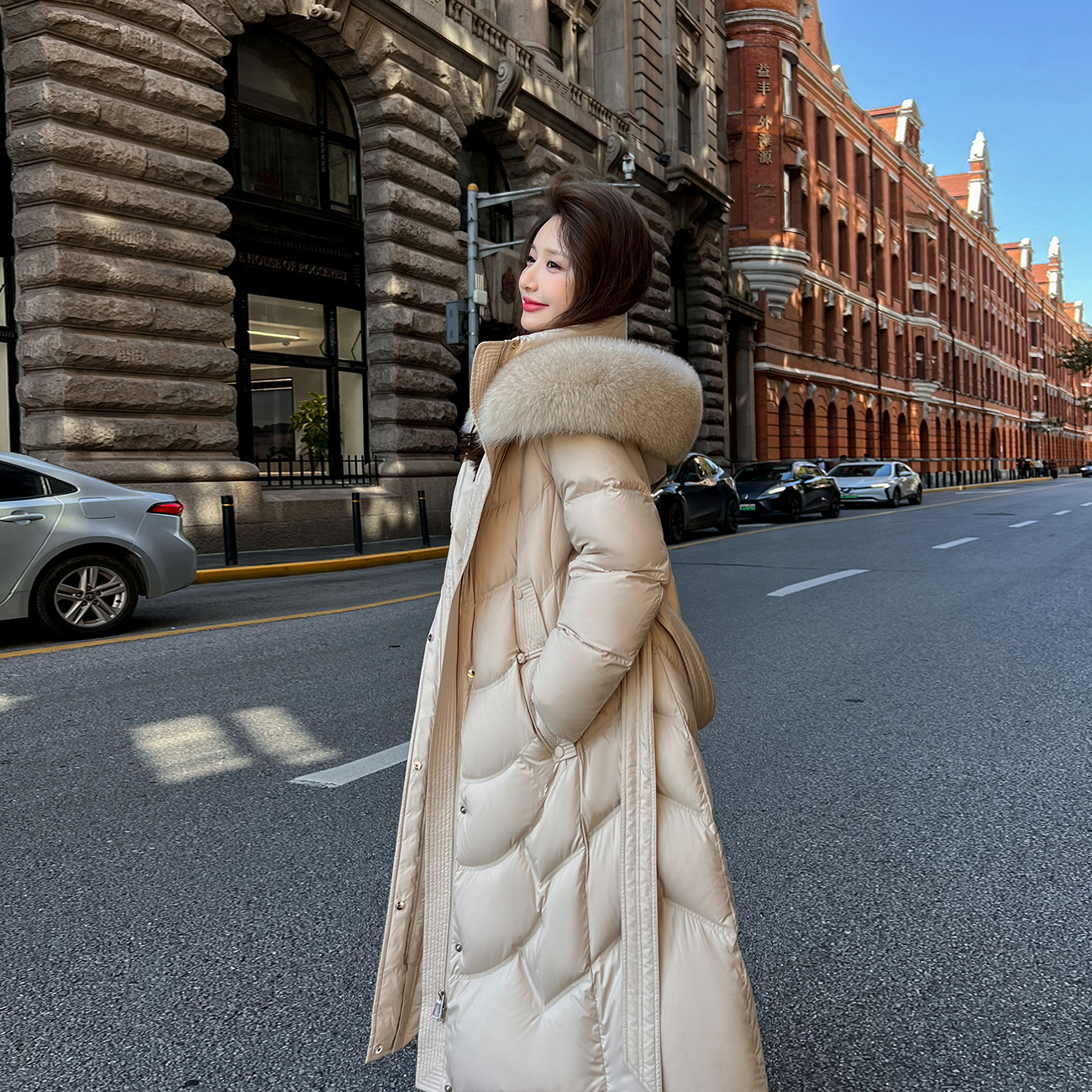 大毛领羽绒服女中长款2025冬季新款高端收腰过膝显瘦鹅绒加厚外套