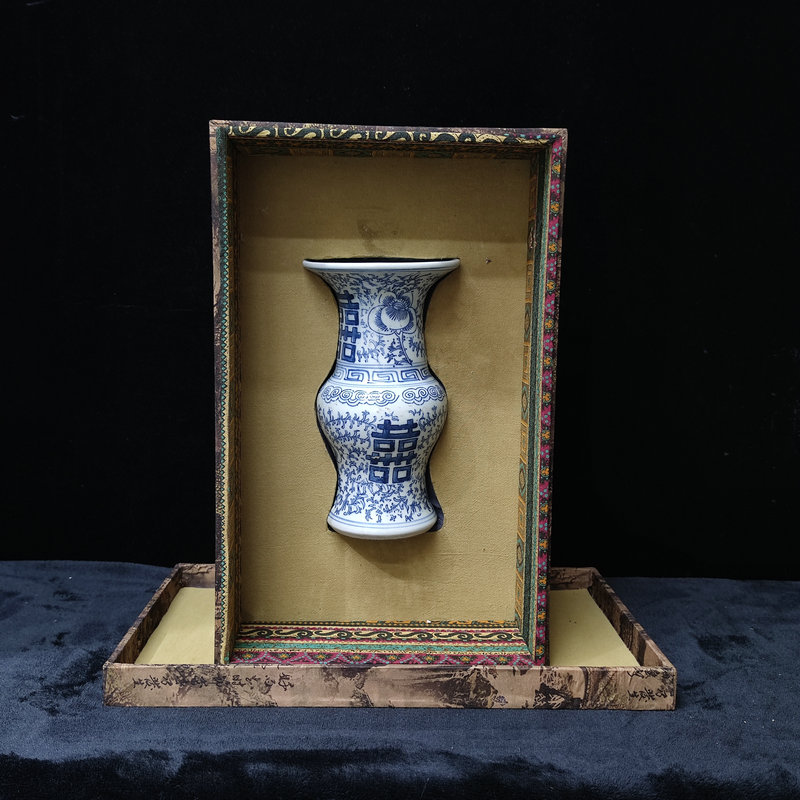 【闪购商品】L1 清嘉庆 缠枝莲花卉喜子纹花觚